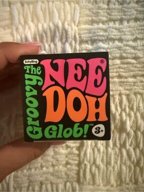 NeeDoh The Groovy Glob- Neon Pink